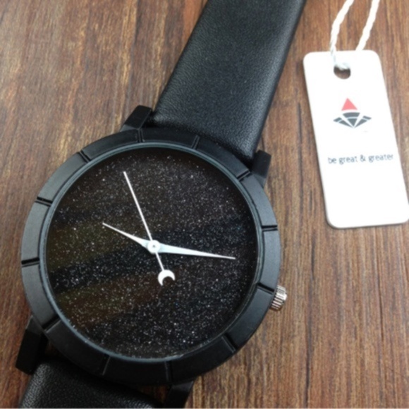 ❤️NEW❤️ Simple Star Moon Quartz Leather Watch - Picture 2 of 3